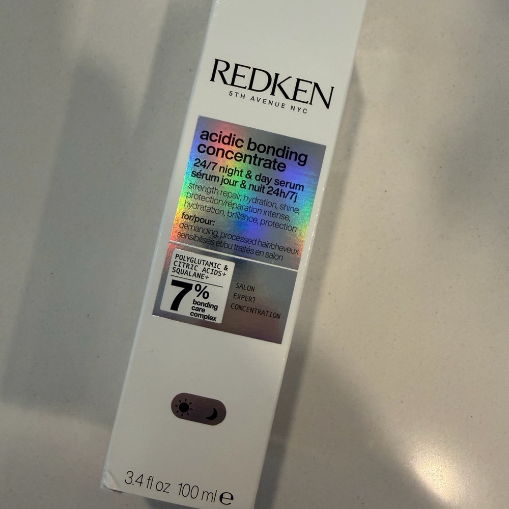 Redken Acidic Bonding Concentrate 24/7 Night & Day Serum - White